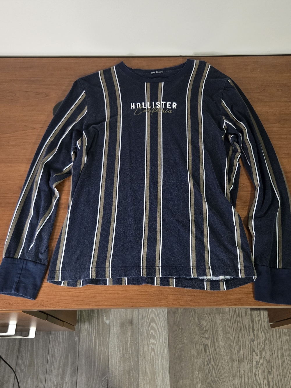 Hollister Men' Navy Striped Long Sleeve Tee